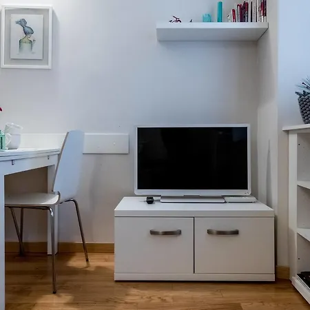 Very Central & Elegant Studio Wifi * Milão
